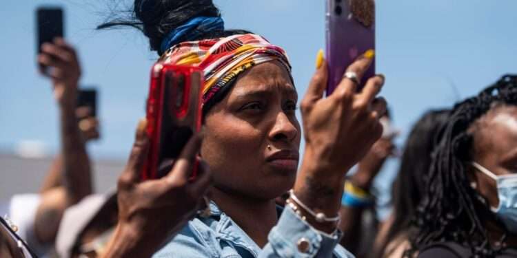 Revolutionizing the Judiciary: The Impact of Smartphones